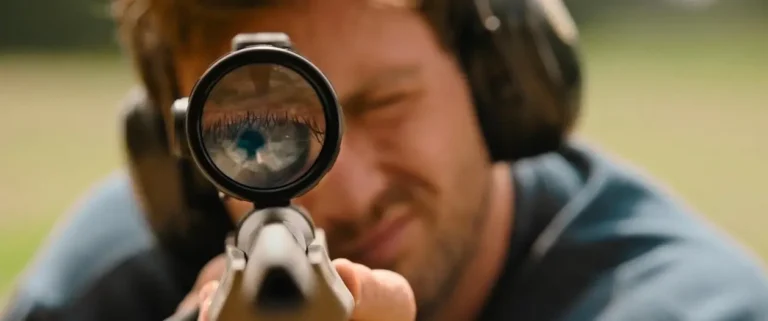Fuze &ndash; Conto alla rovescia: online il trailer dell&rsquo;action thriller con Aaron Taylor-Johnson e Theo James