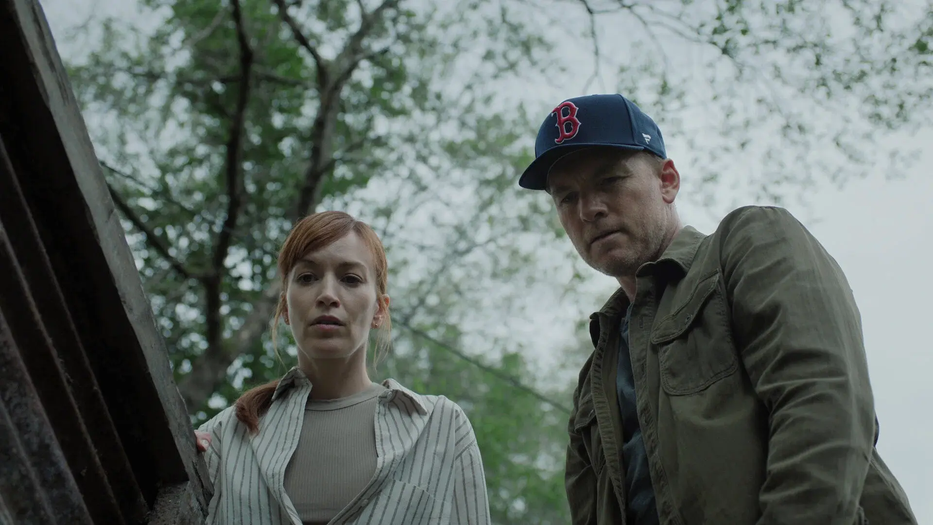 Britt Lower e Sam Worthington in Ovunque tu sia