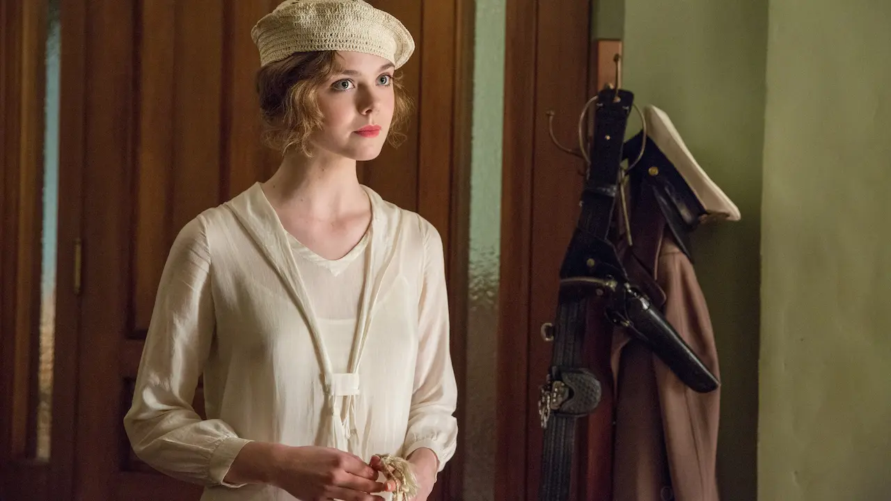 Elle Fanning in La legge della notte