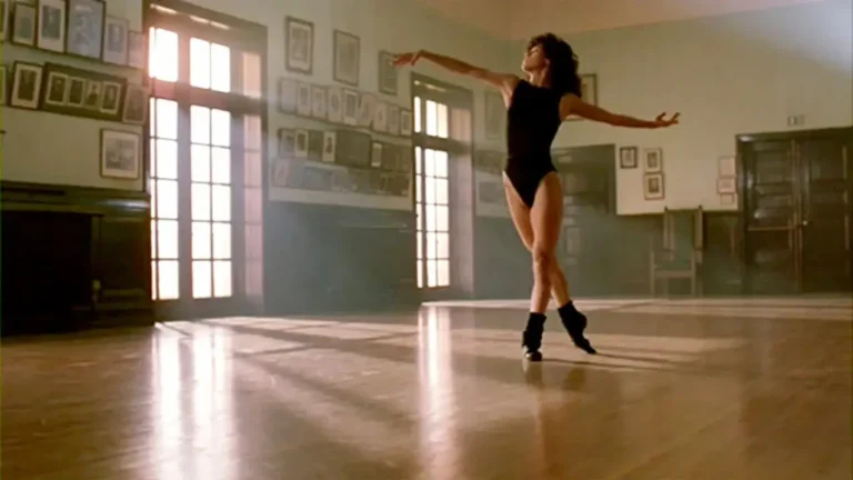 Flashdance &egrave; basato su una storia vera? La vicenda che ha ispirato il cult con Jennifer Beals