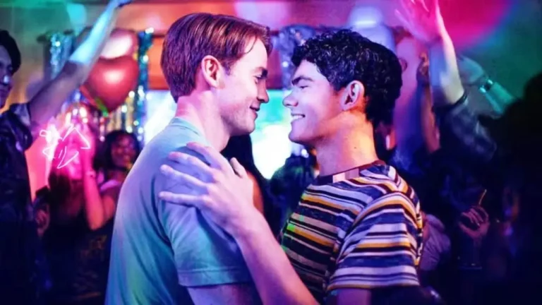 Heartstopper Forever, trailer: l’ultimo capitolo della storia d’amore tra Nick e Charlie Heartstopper Forever, trailer: l’ultimo capitolo della storia d’amore tra Nick e Charlie