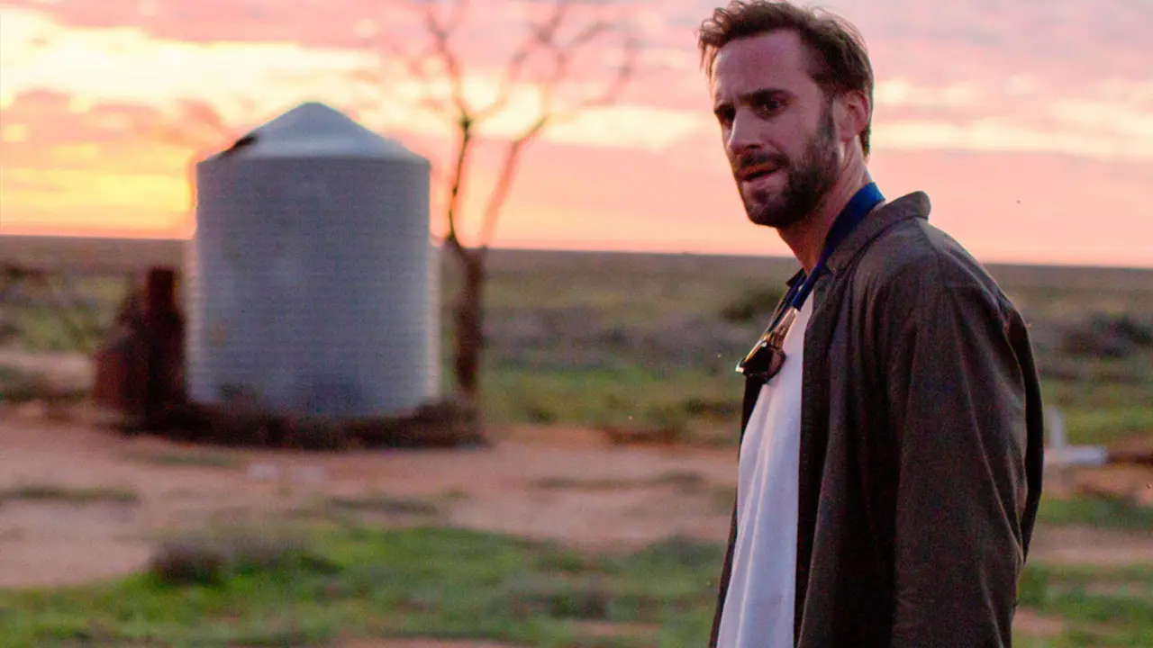 Joseph Fiennes in Strangerland