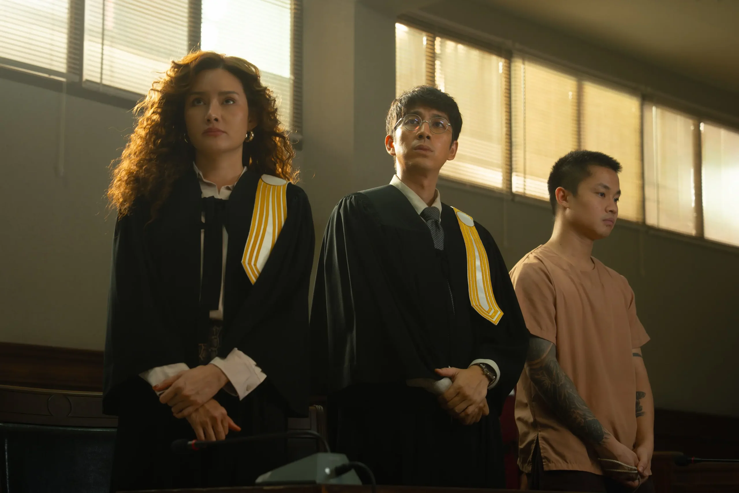 Nat Kitcharit e Rhatha Phongam in The Evil Lawyer