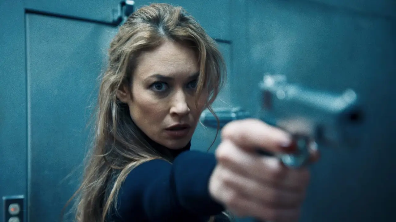 Olga Kurylenko in High Heat - Fuoco mortale
