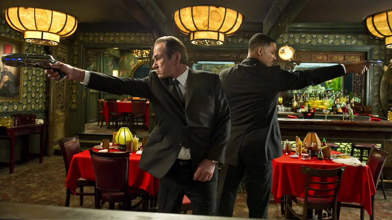 Tommy Lee Jones e Will Smith in Men in Black 3