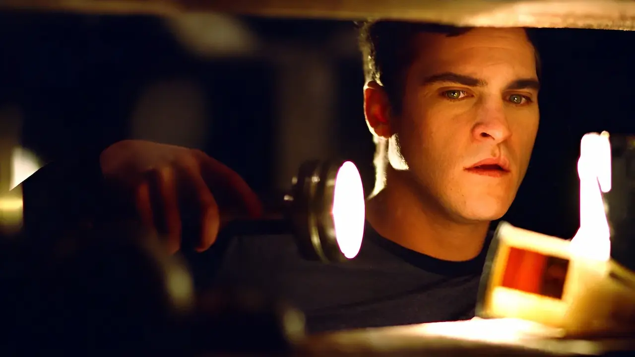 Joaquin Phoenix in Signs
