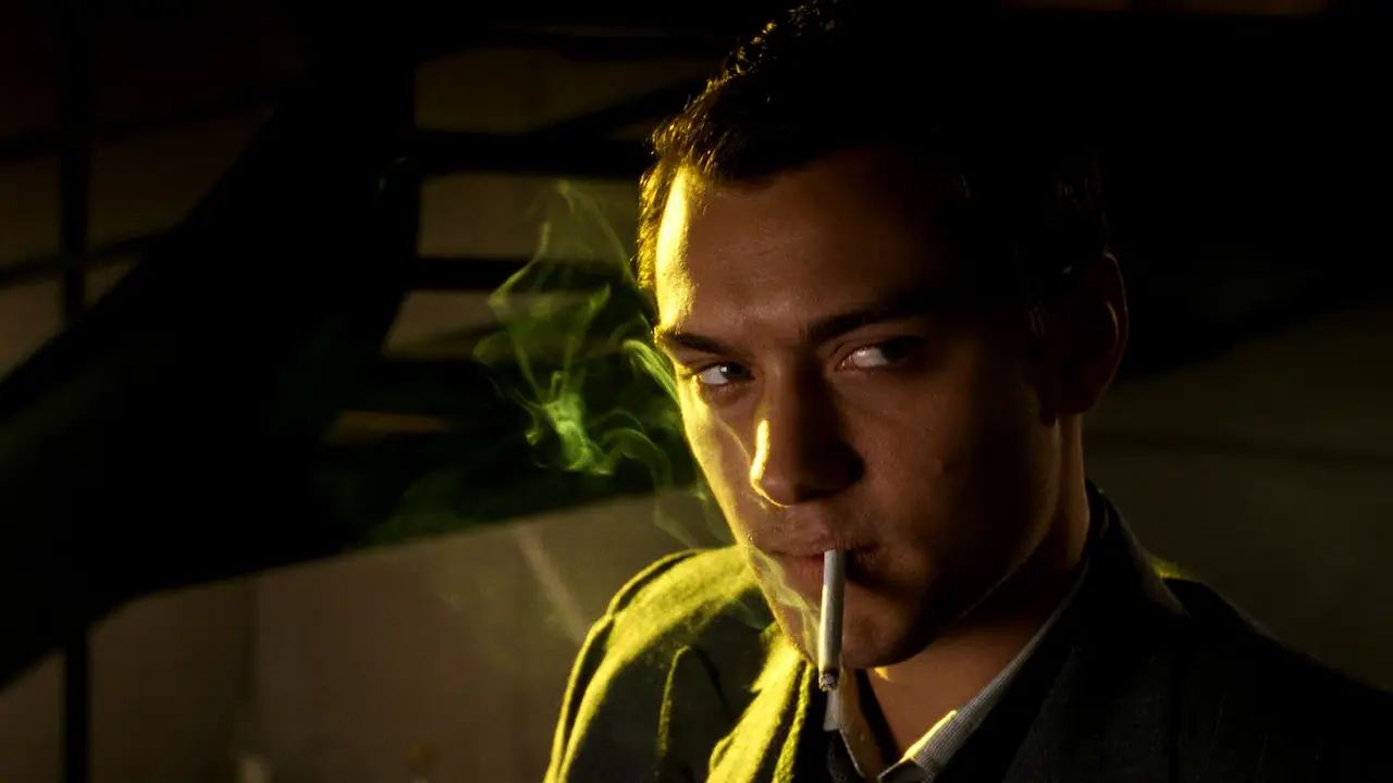 Jude Law in Gattaca - La porta dell'universo