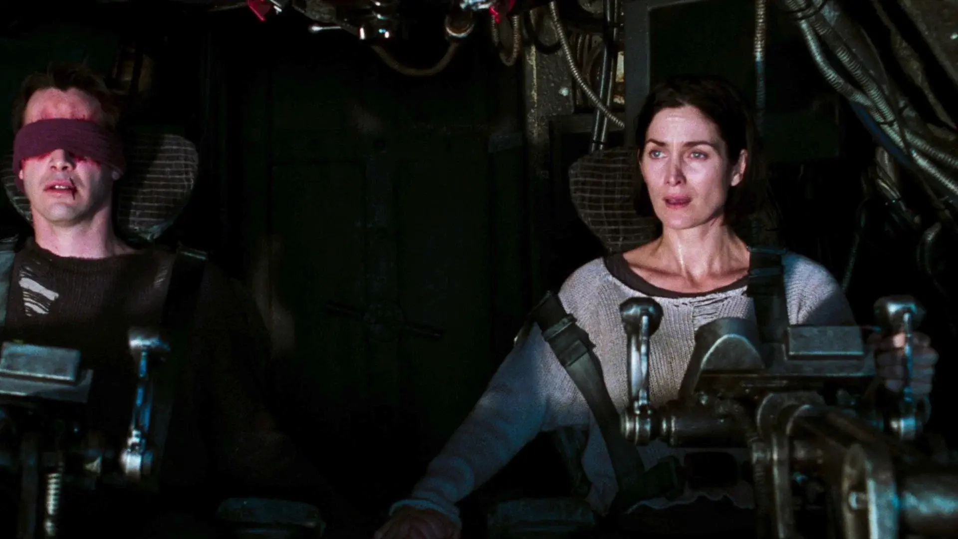Keanu Reeves e Carrie-Anne Moss in Matrix Revolutions