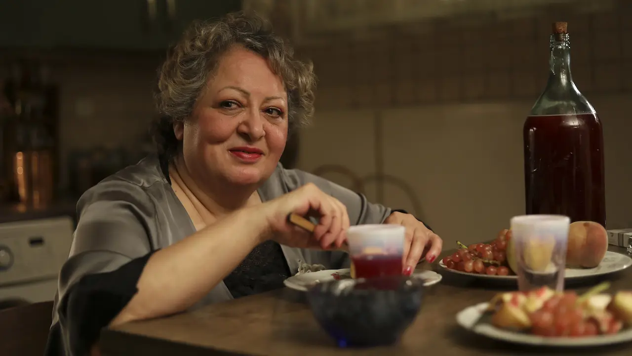 Lily Farhadpour nel film Il mio giardino persiano