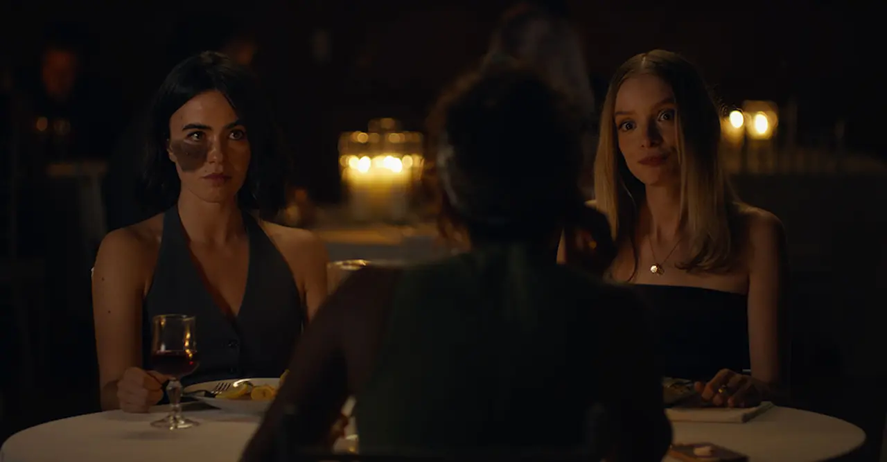 Lisa Delamar e Cassandra Naud nel film Influencer 2