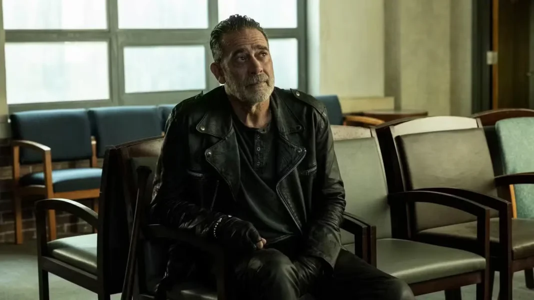 Negan piange in The Walking Dead- Dead City 3 Negan piange in The Walking Dead- Dead City 3