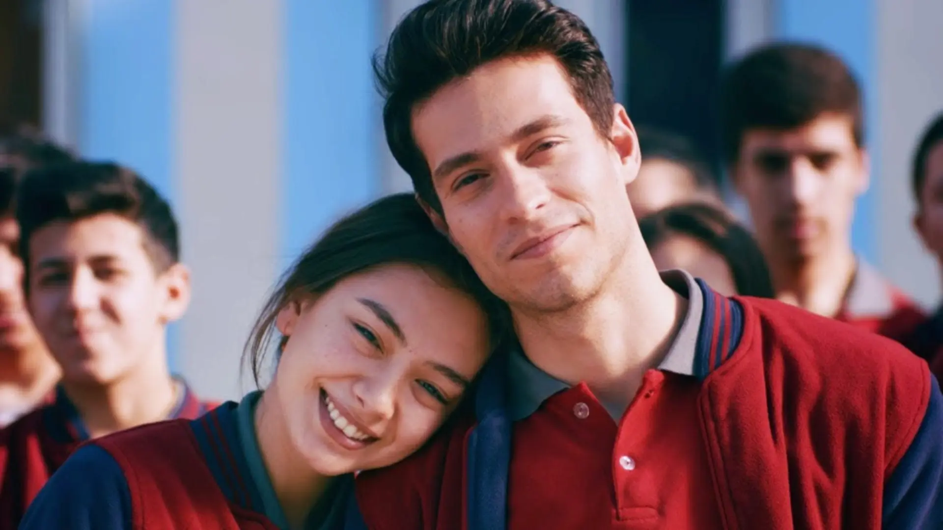 Neslihan Atagül e Ekin Koç in Memories