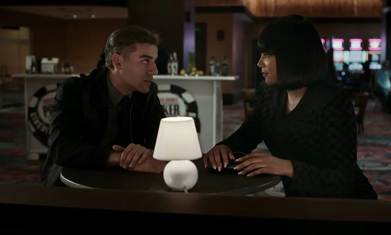 Oscar Isaac e Tiffany Haddish in Il collezionista di carte