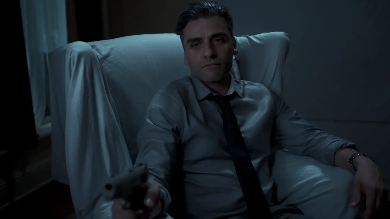 Oscar Isaac in Il collezionista di carte