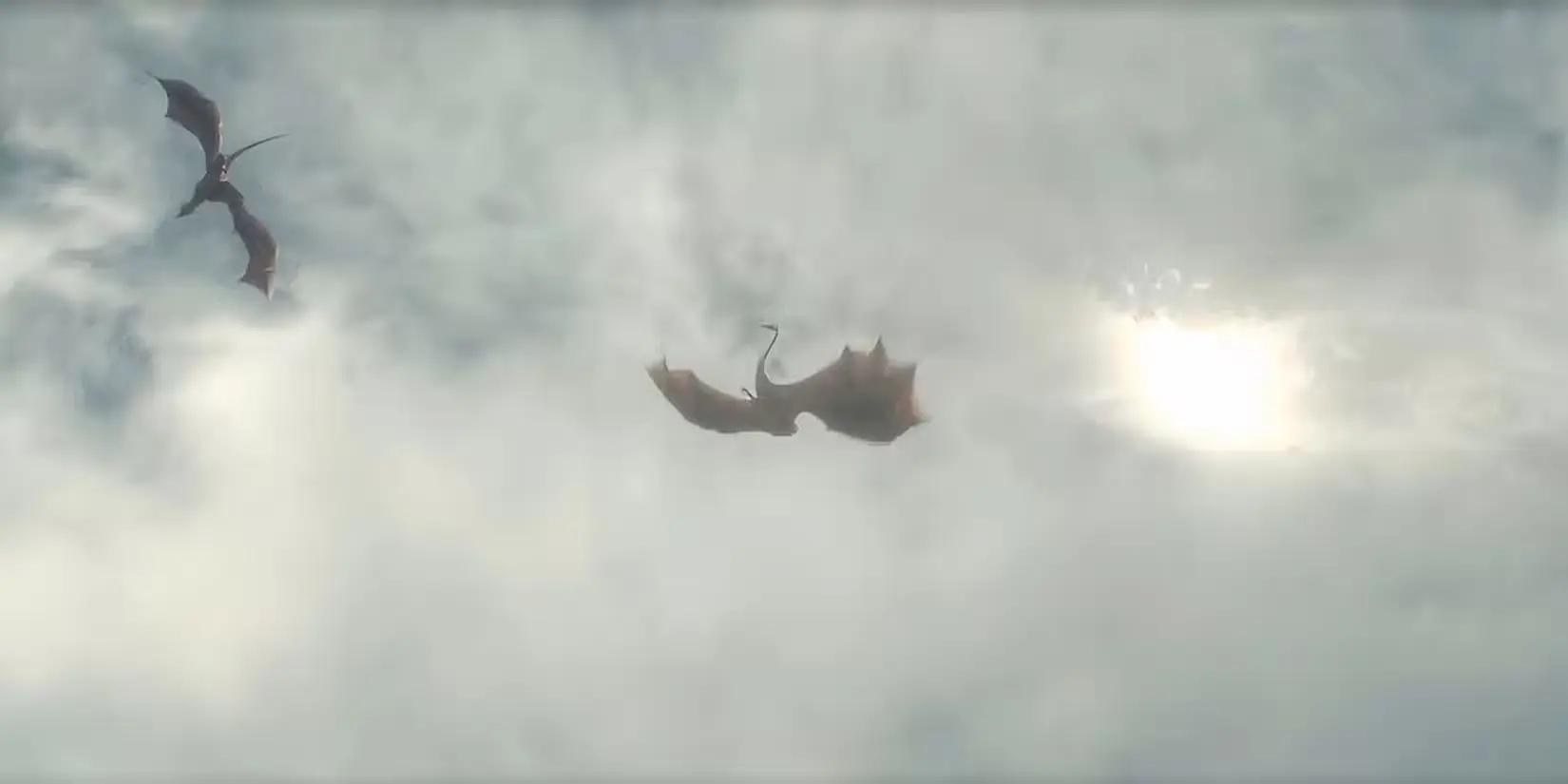 Sunfyre e Meleys nel cielo in house-of-the-dragon-season-2-episode-4