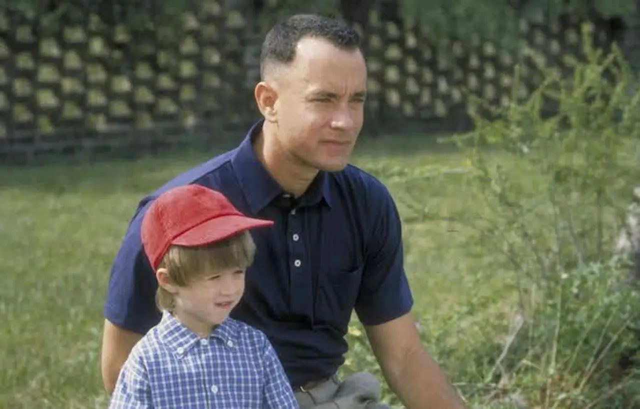 Tom Hanks nel film Forrest Gump