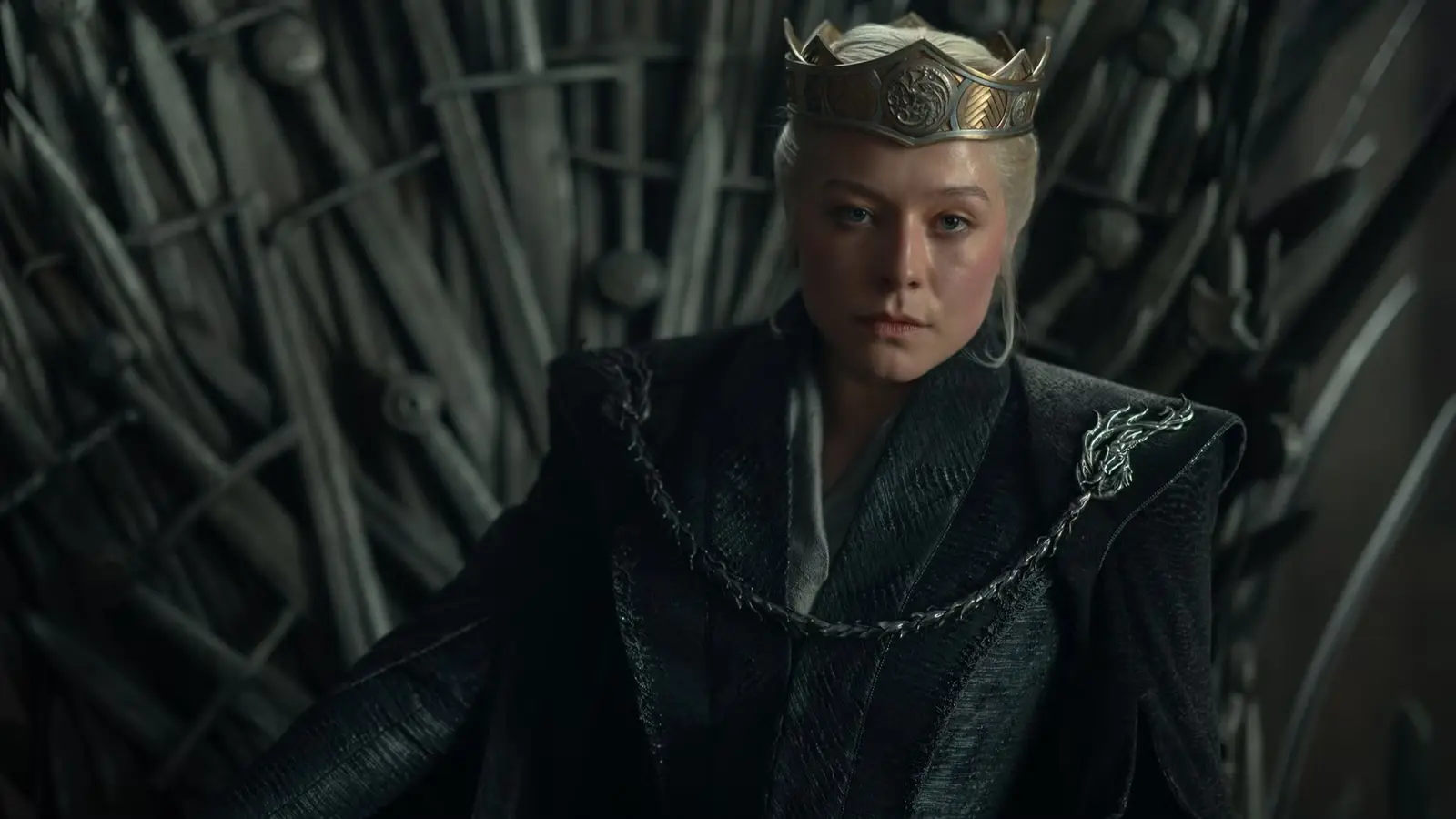 emma-d-arcy regina in House of The Dragon - stagione 3