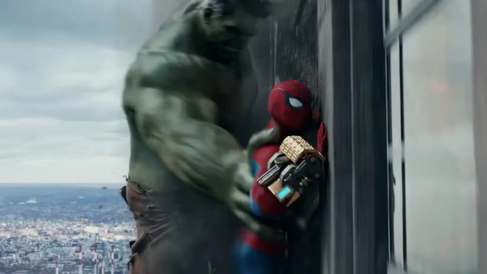 Hulk e Spider-Man combattono in Spider-Man: Brand New Day