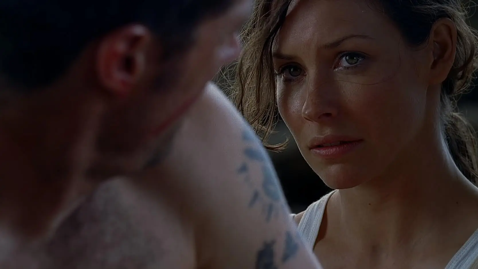 Evangeline Lilly in LOST Pilot- Part 1 (2004)