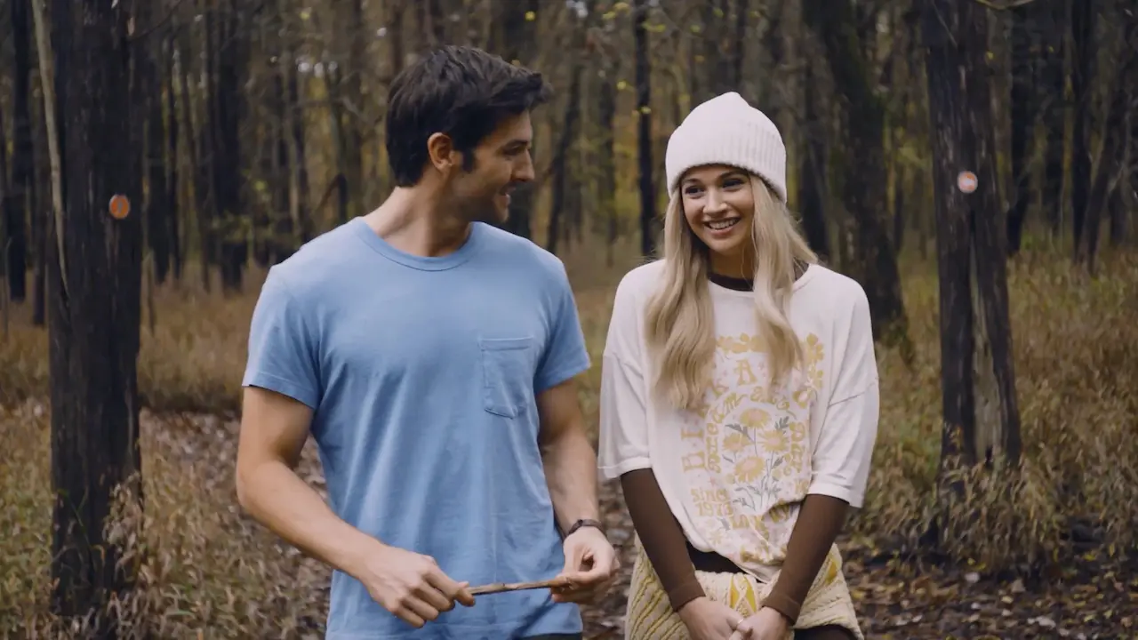 Jake Allyn e Sarah Fisher in Someone Like You - L'eco del cuore