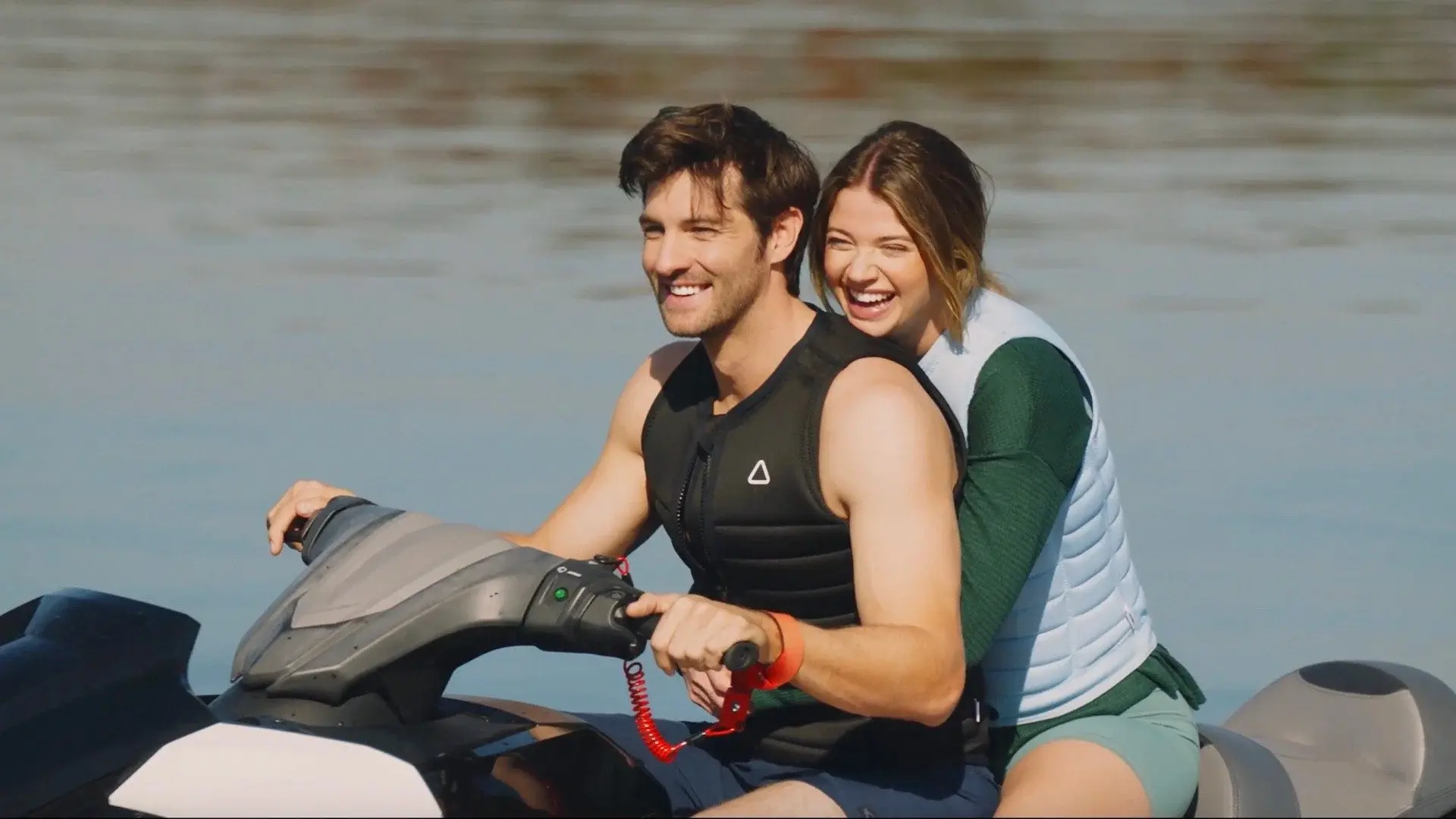 Sarah Fisher e Jake Allyn in Someone Like You - L'eco del cuore